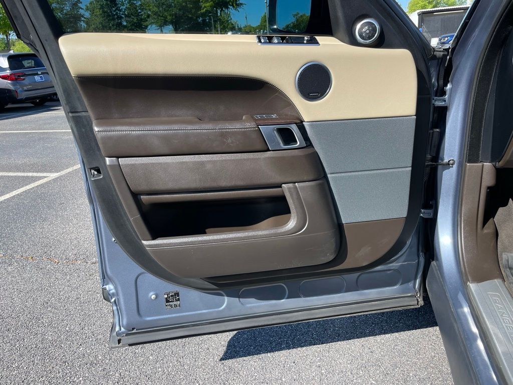 Thumbnail: 2020 Land Rover Range Rover Sport - 23