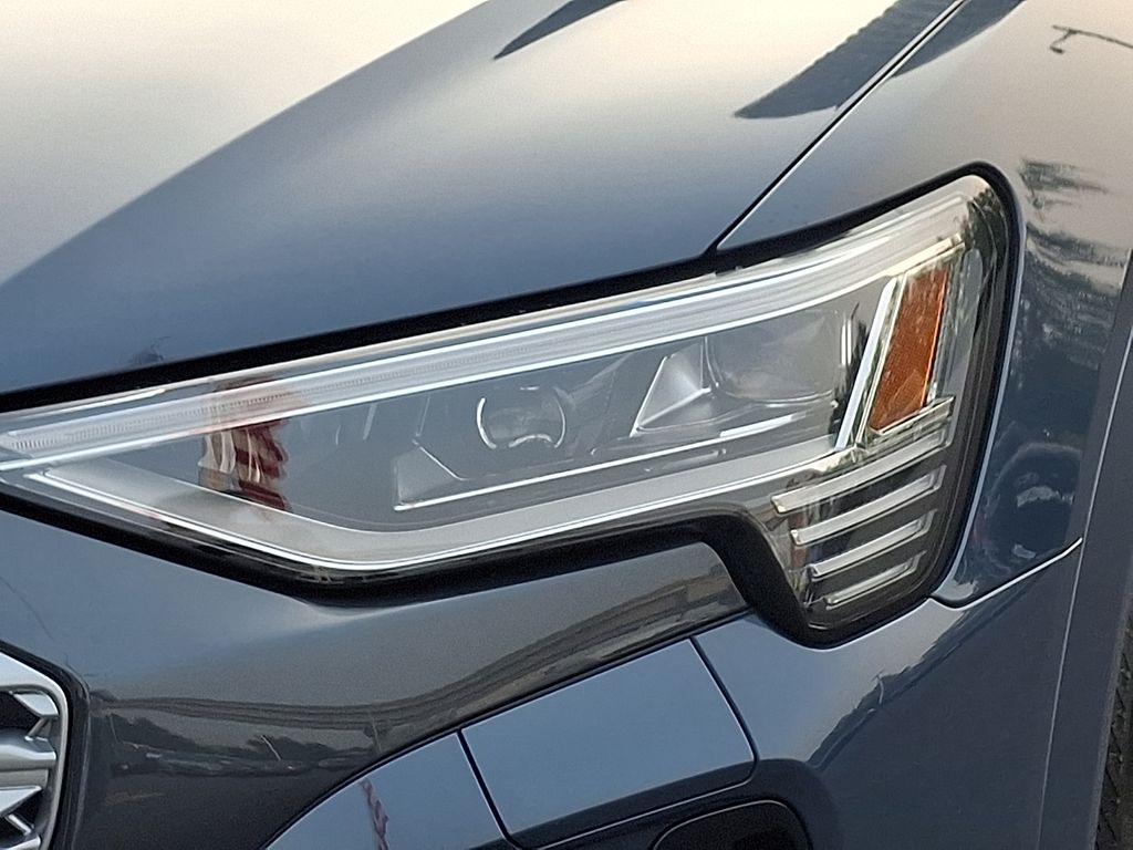 Thumbnail: 2024 Audi Q8 e-tron - 9