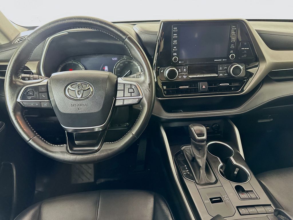 Thumbnail: 2021 Toyota Highlander - 22