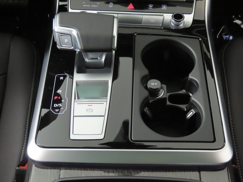 Thumbnail: 2026 Audi Q7 - 22