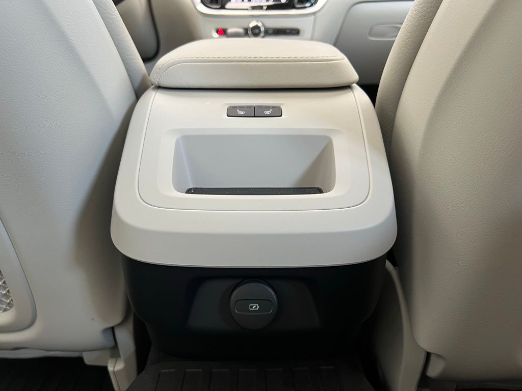 2024 Volvo S60 B5 Plus 10