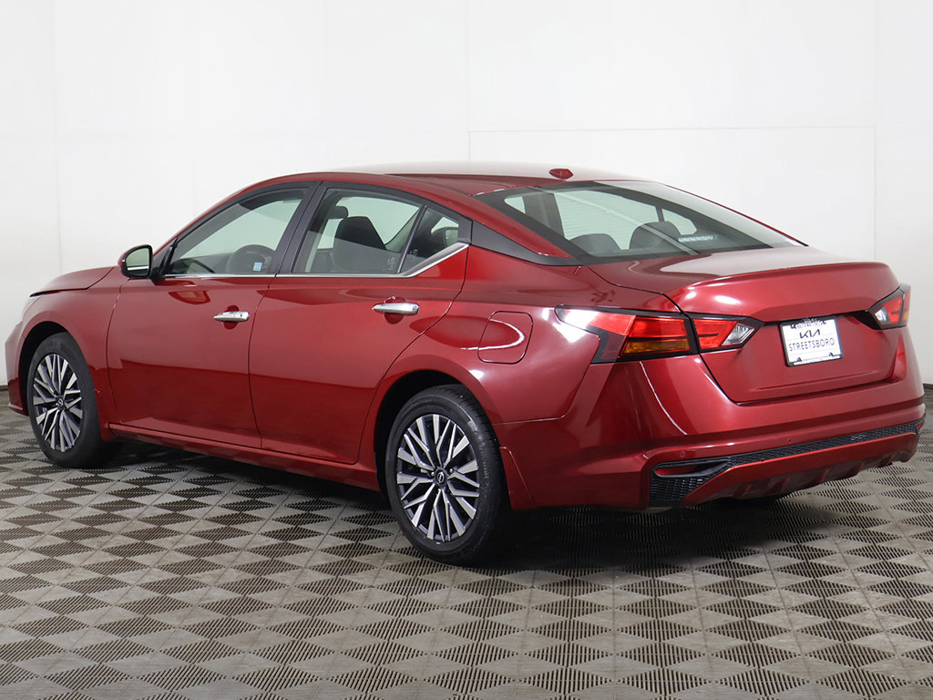 Used 2023 Red Nissan 2.5 SV image 6