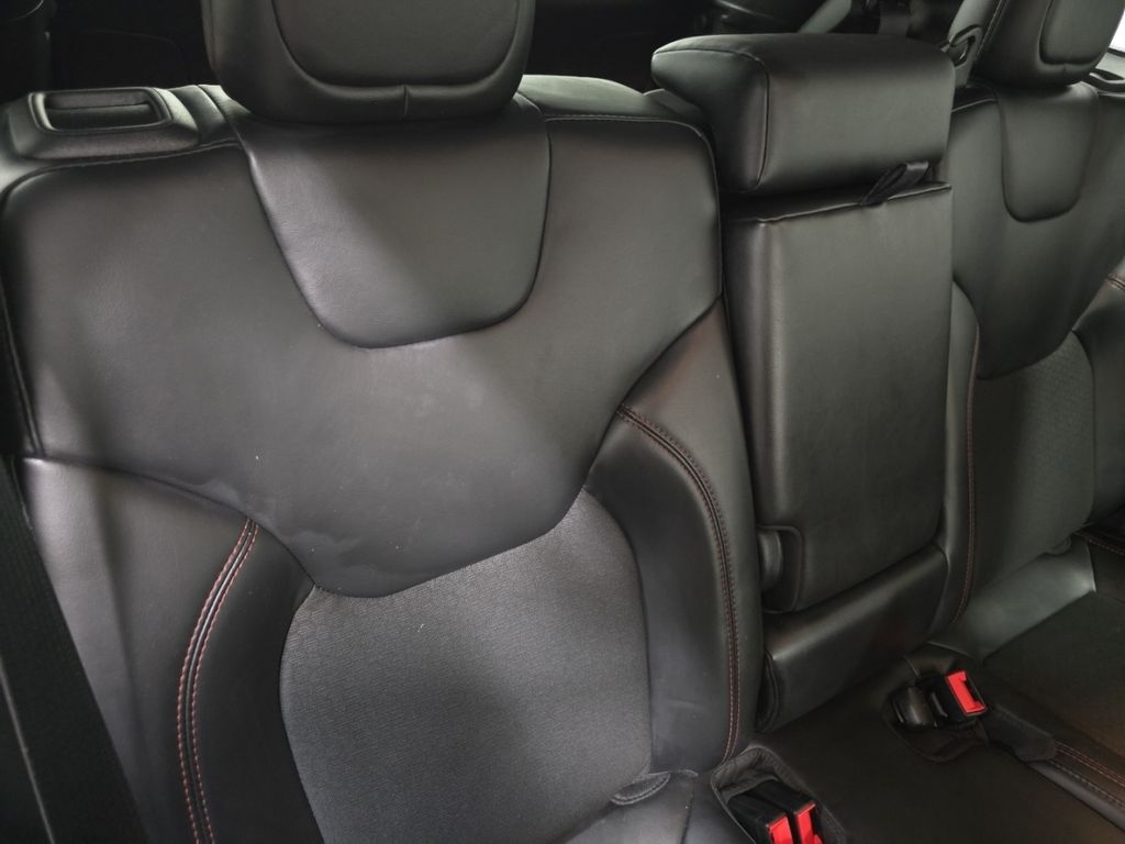 Used 2020 Black Jeep Trailhawk image 16