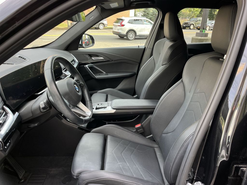 Thumbnail: 2023 BMW X1 - 11