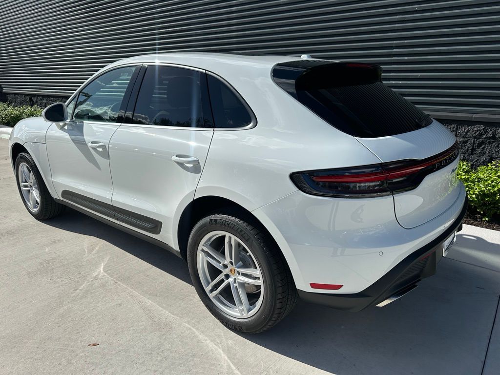 2025 Porsche Macan  6