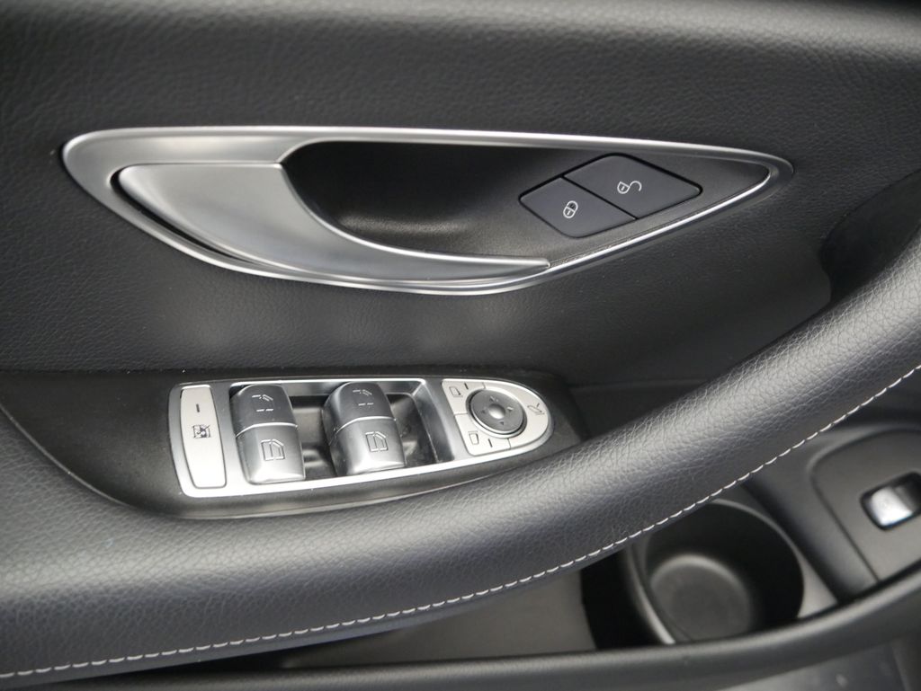Thumbnail: 2023 Mercedes-Benz E-Class - 18