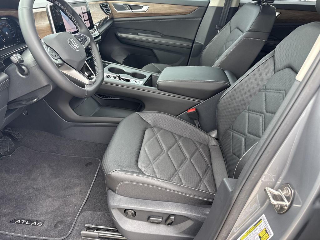2026 Volkswagen Atlas 2.0T SE Silver at Bayshore Chrysler Jeep Dodge Ram