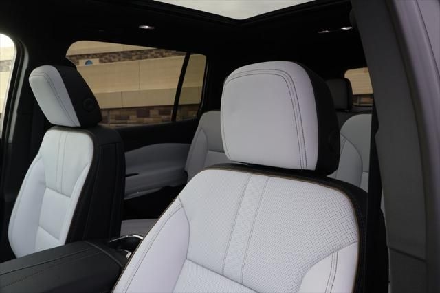 Thumbnail: 2026 Chevrolet Traverse - 15