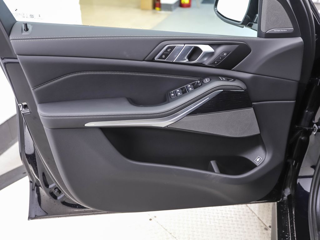 Thumbnail: 2026 BMW X5 - 9