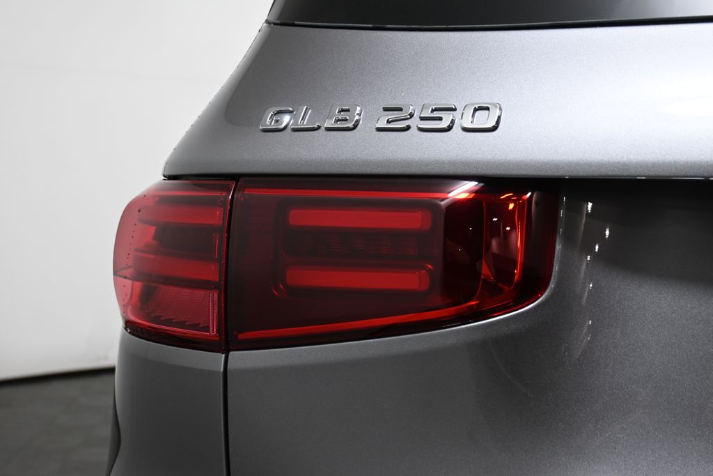 Thumbnail: 2026 Mercedes-Benz GLB - 12