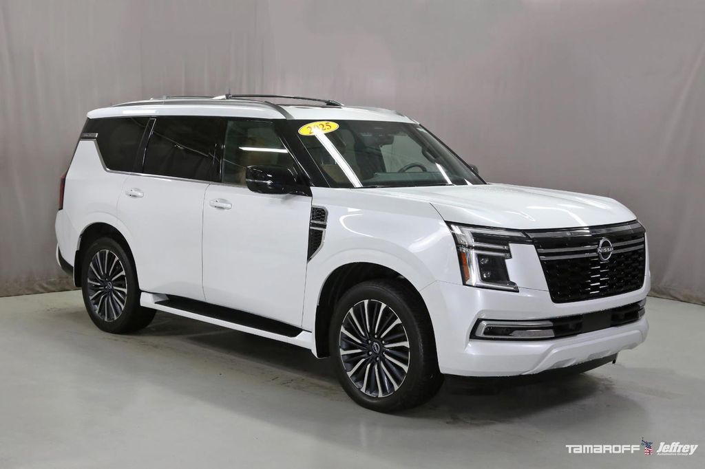 Everest White Pearl Tricoat 2025 Nissan Armada Platinum Reserve 4WD SUV / Crossover Four-Wheel Drive 9-Speed Automatic