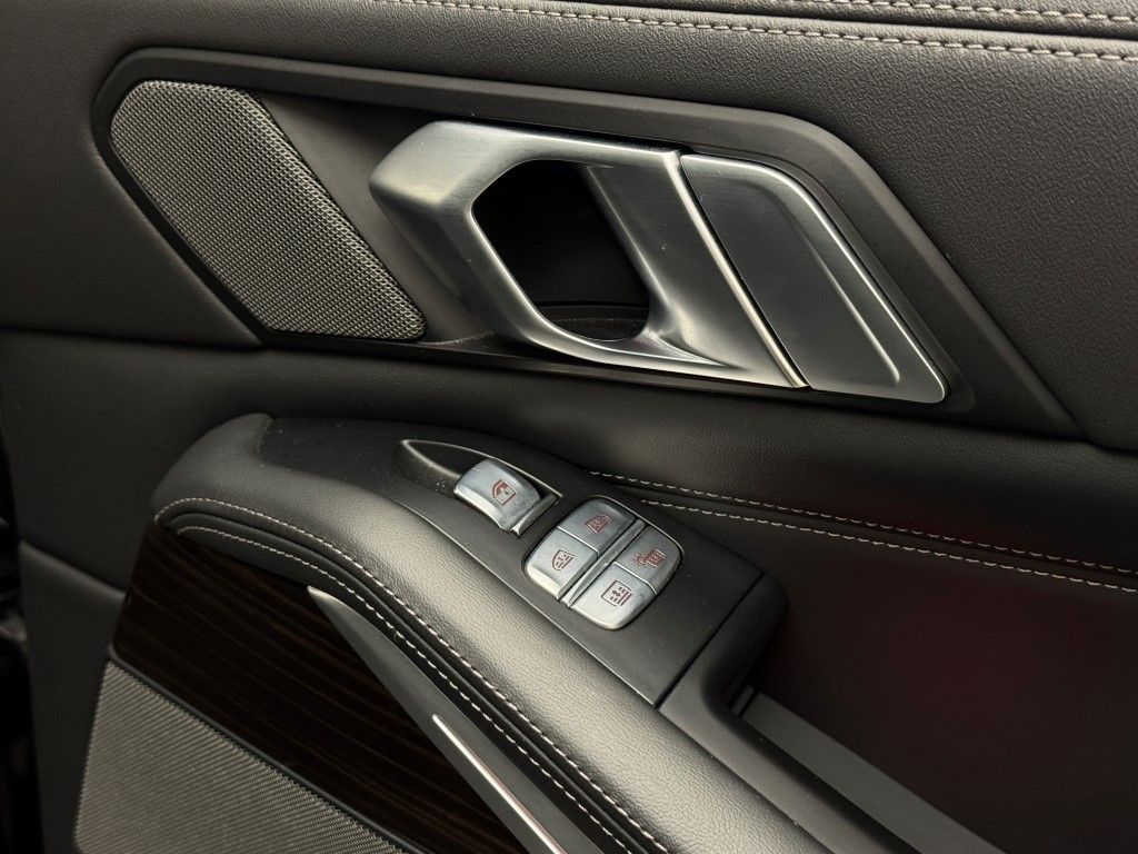 2023 BMW X7 xDrive40i 27