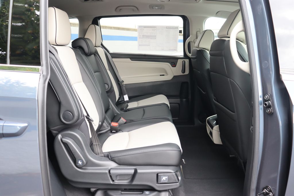 Thumbnail: 2026 Honda Odyssey - 14
