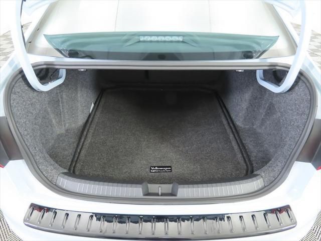 Thumbnail: 2026 Volkswagen Jetta - 28