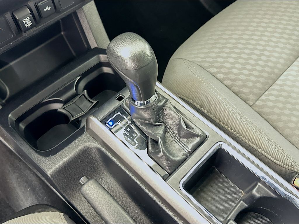 Thumbnail: 2020 Toyota Tacoma - 16