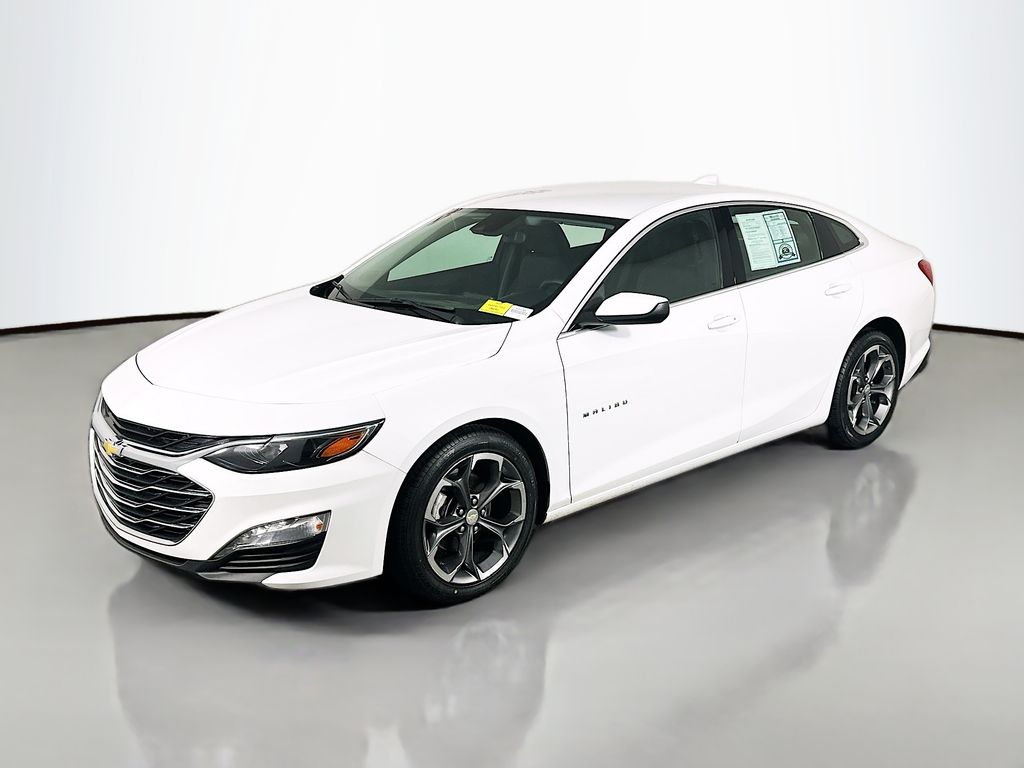 Used 2023 White Chevrolet LT image 3