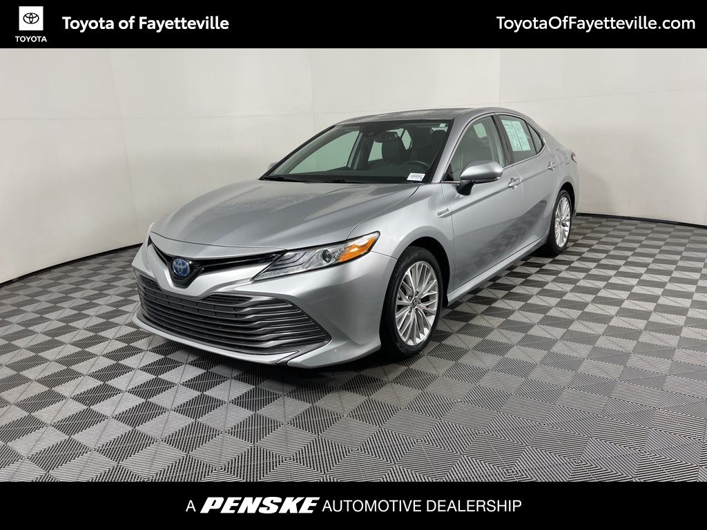 2020 Toyota Camry XLE -
                Fayetteville, AR