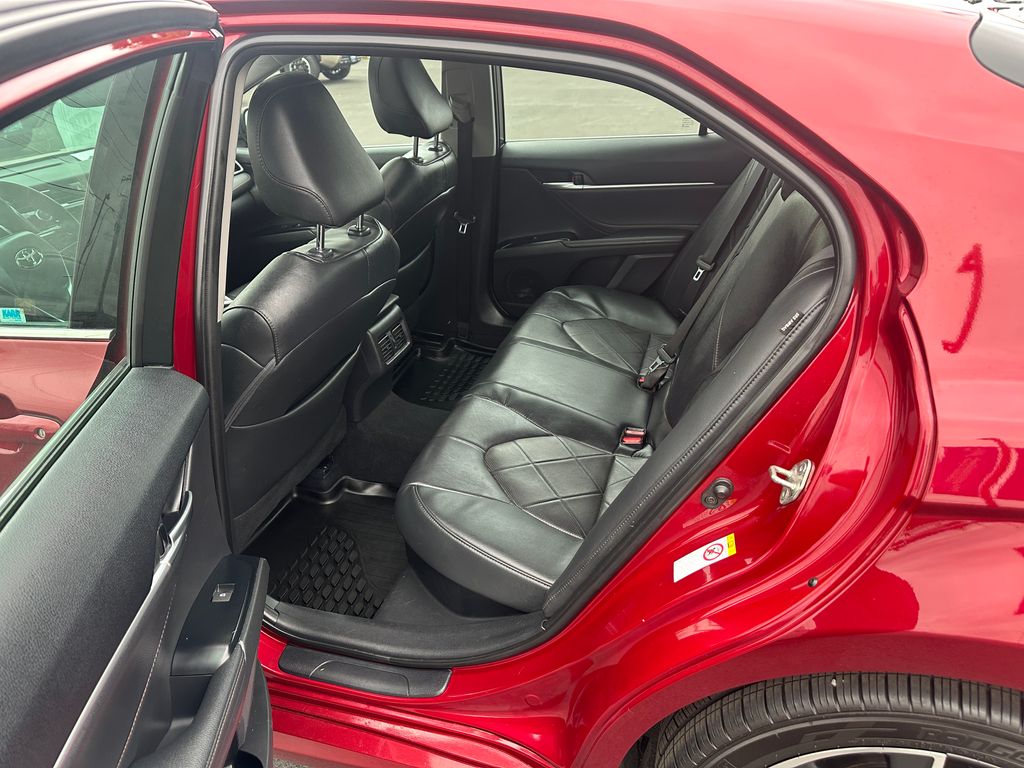 2018 Toyota Camry Hybrid XLE