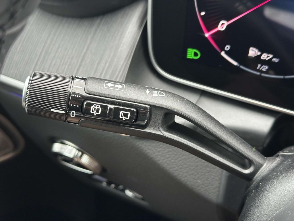 2025 Mercedes-Benz GLC 300 15