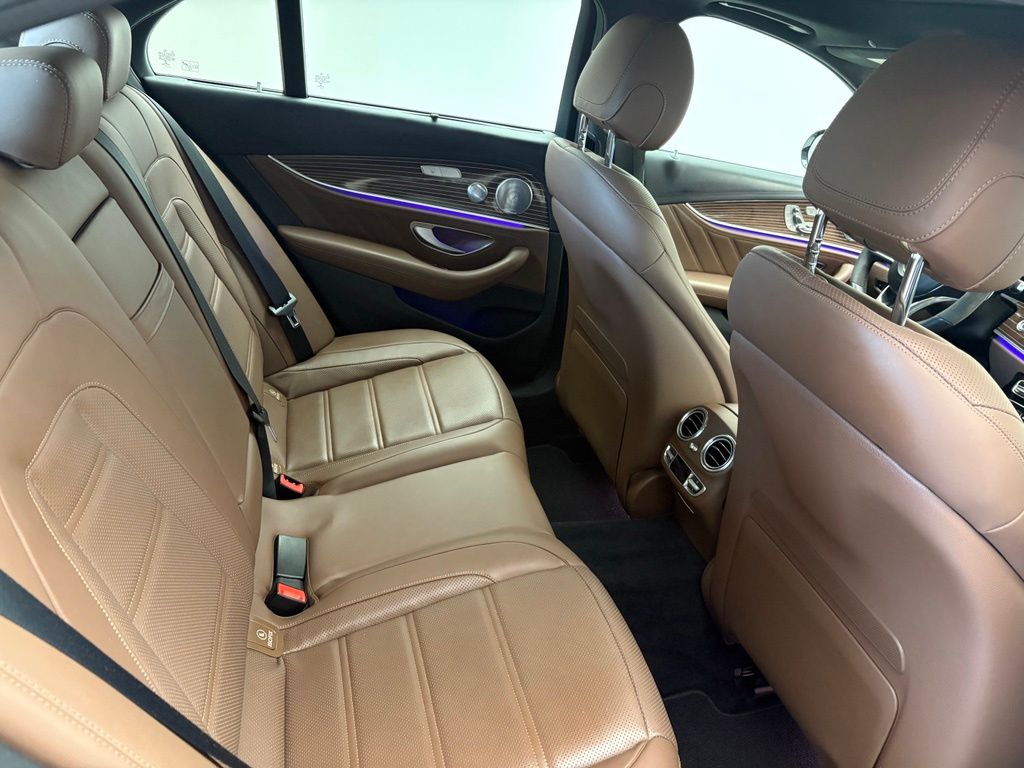 Thumbnail: 2018 Mercedes-Benz E-Class - 25
