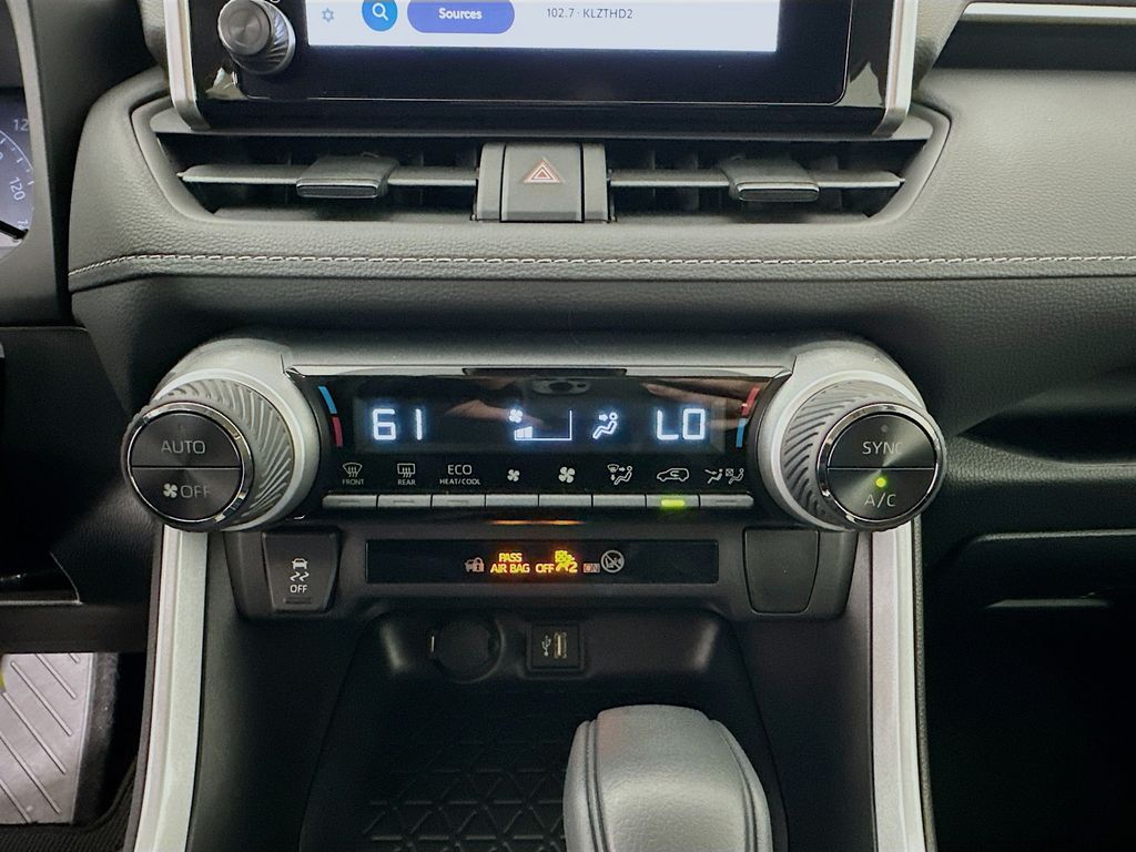 Thumbnail: 2025 Toyota RAV4 - 15