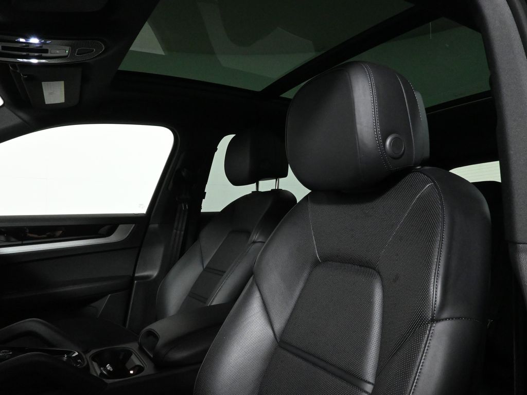 Thumbnail: 2024 Porsche Cayenne - 15