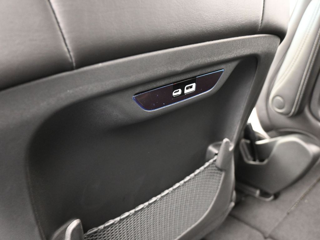 New 2026 Silver Mist Clearcoat Chrysler Limited image 34