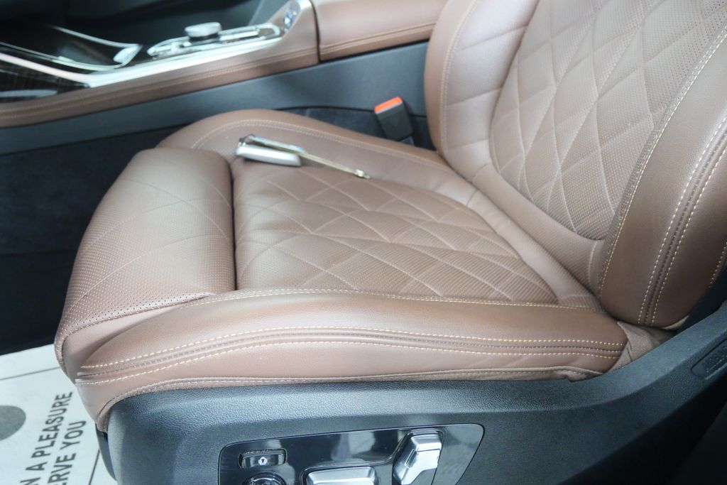 Thumbnail: 2025 BMW X7 - 10