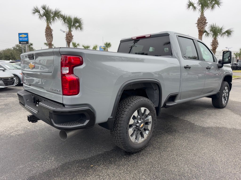 2025 Chevrolet Silverado 2500HD Custom 3