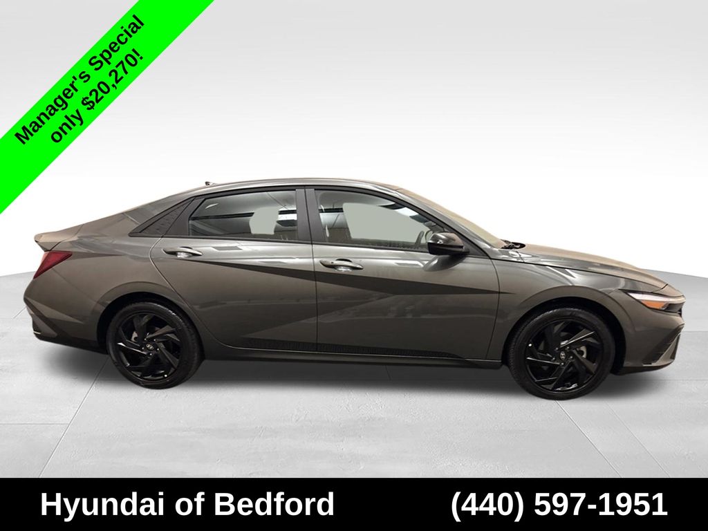 2026 Hyundai Elantra SEL Sport - Image 4