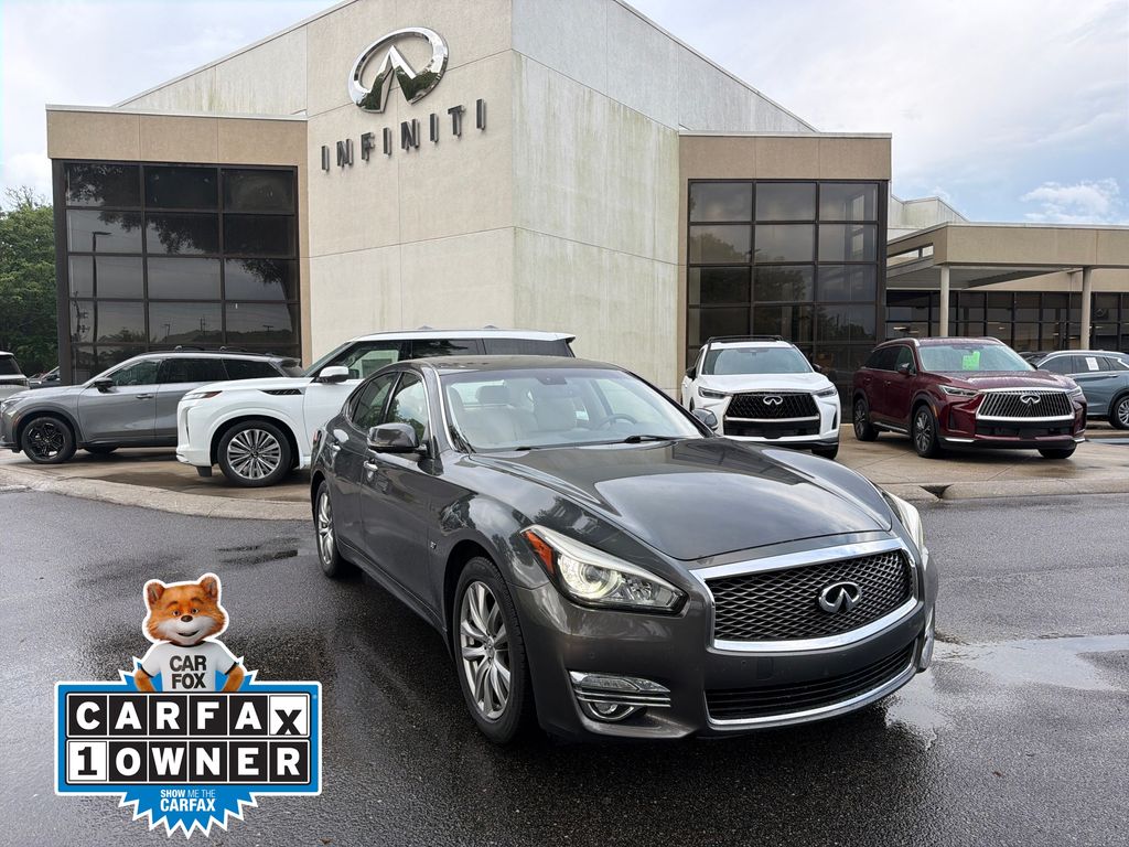2015 INFINITI Q70 3.7 RWD