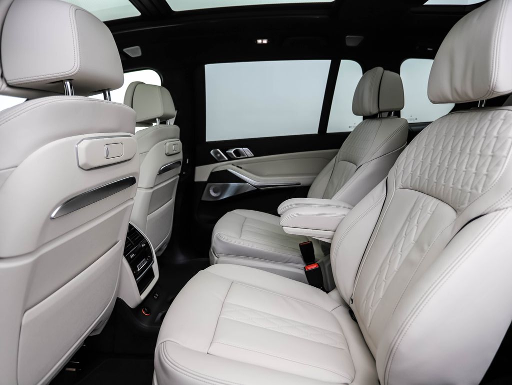 Thumbnail: 2026 BMW X7 - 28