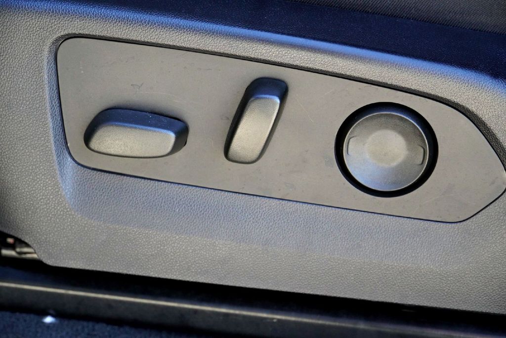 Used Car 2023 Chevrolet Colorado  Trail Boss For Sale Under $40,000 In Taylor, Texas