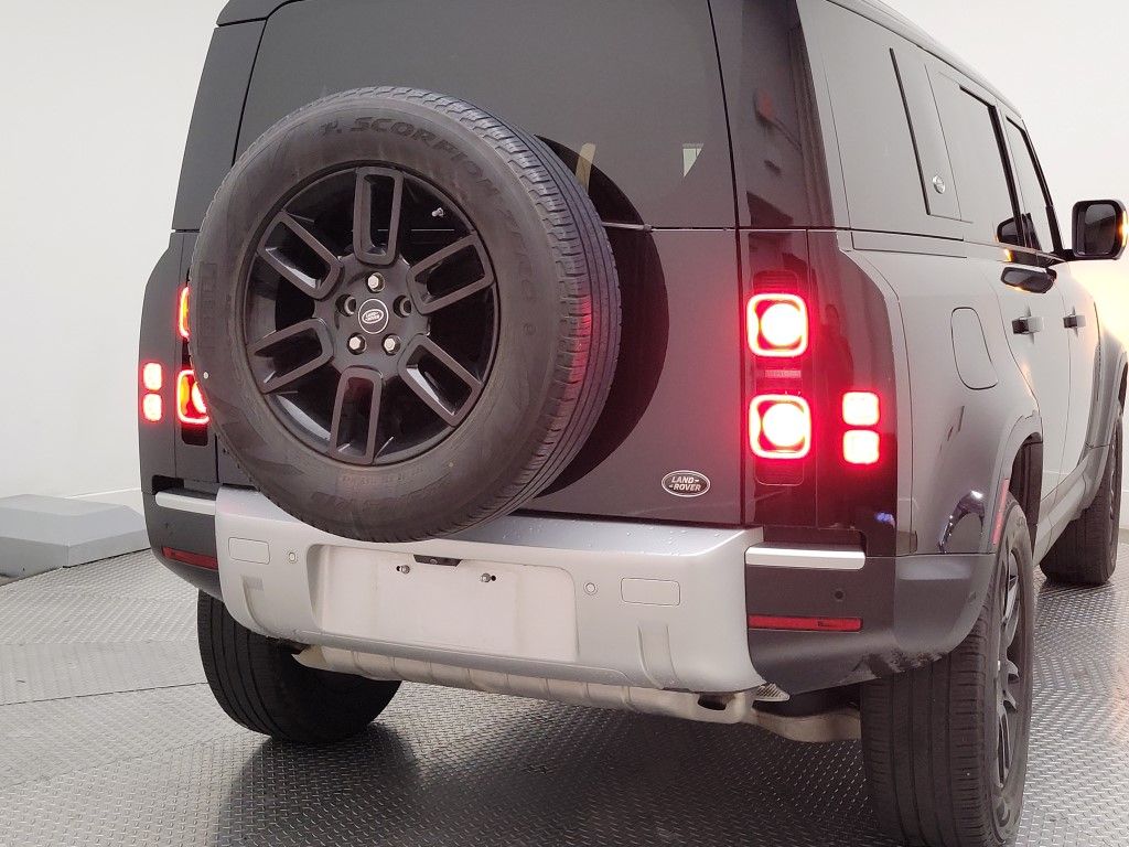 Thumbnail: 2021 Land Rover Defender - 8