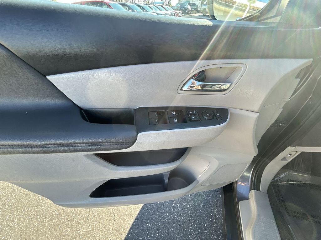 Thumbnail: 2016 Honda Odyssey - 13