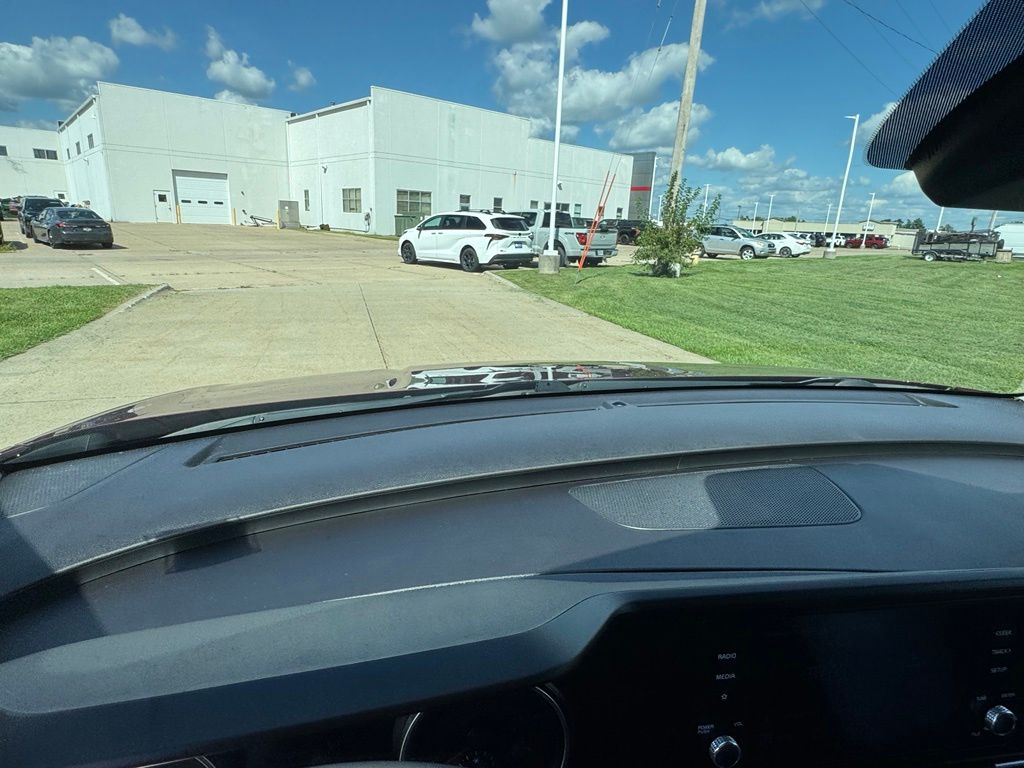 Used 2022 Kia Carnival Van