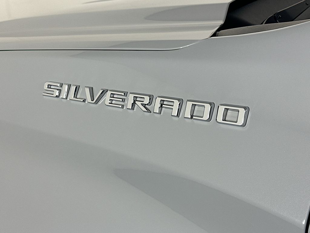 Used 2024 Gray Chevrolet LT image 28