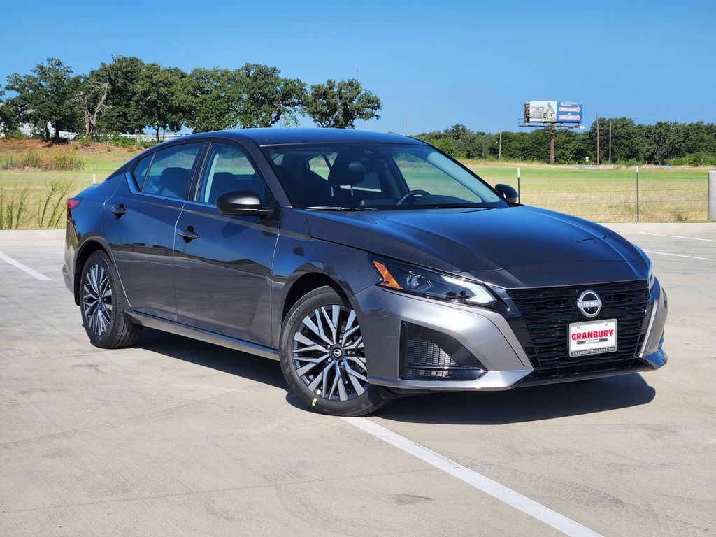 Gray (Gun Metallic) 2026 Nissan Altima Sedan Front-Wheel Drive Continuously Variable Transmission