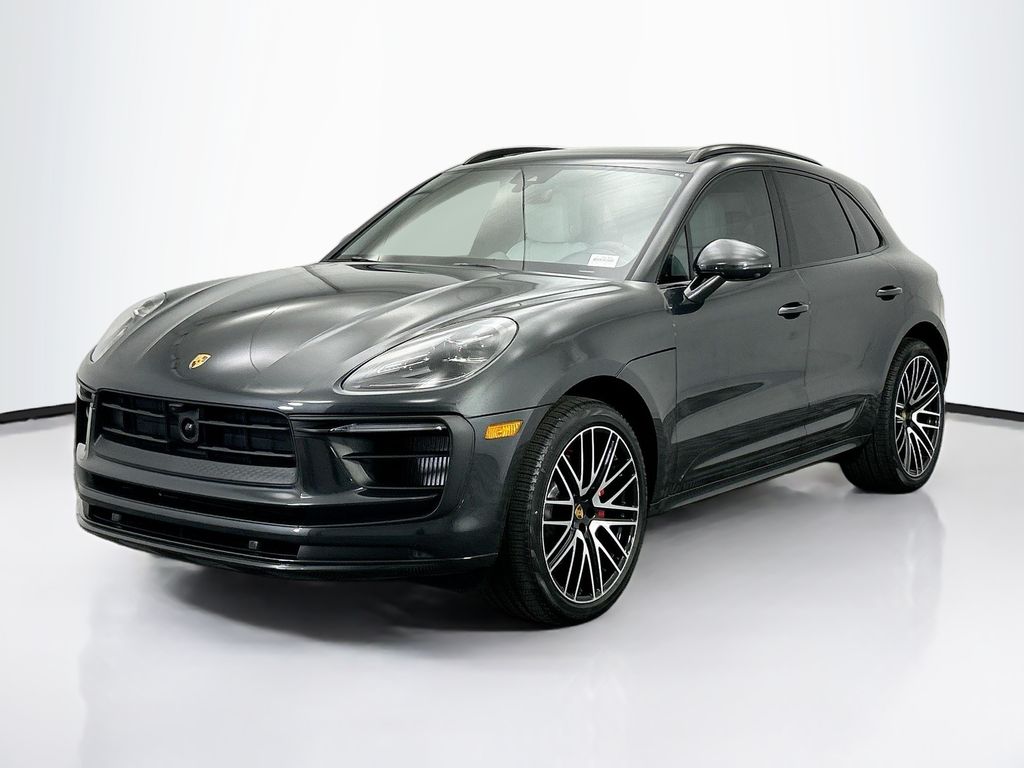 Thumbnail: 2026 Porsche Macan - 1