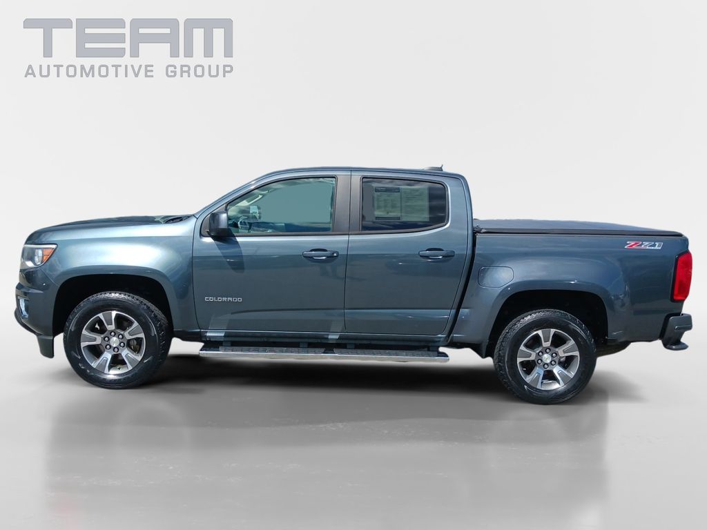 View vehicle photo 4