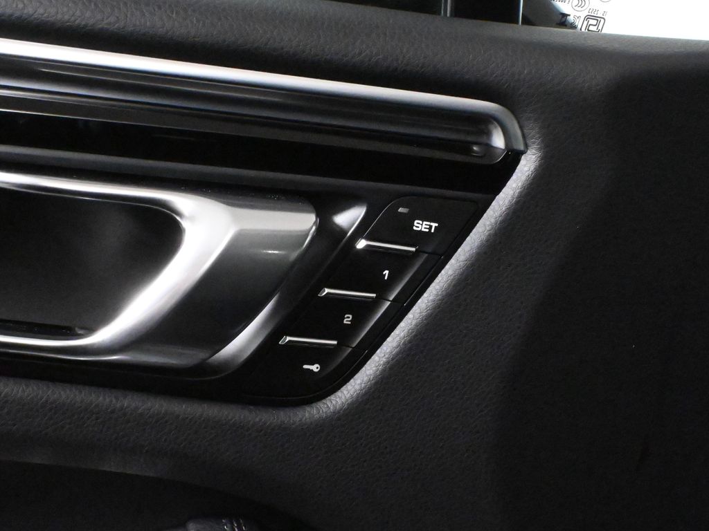 Thumbnail: 2024 Porsche Macan - 32