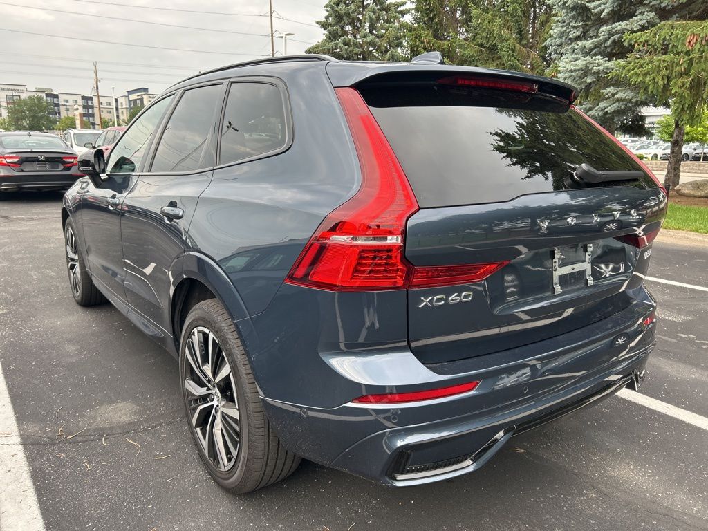 2024 Volvo XC60 B5 Plus 2