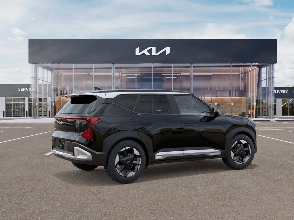 2027 Aurora Black Pearl Kia Seltos S FWD SUV