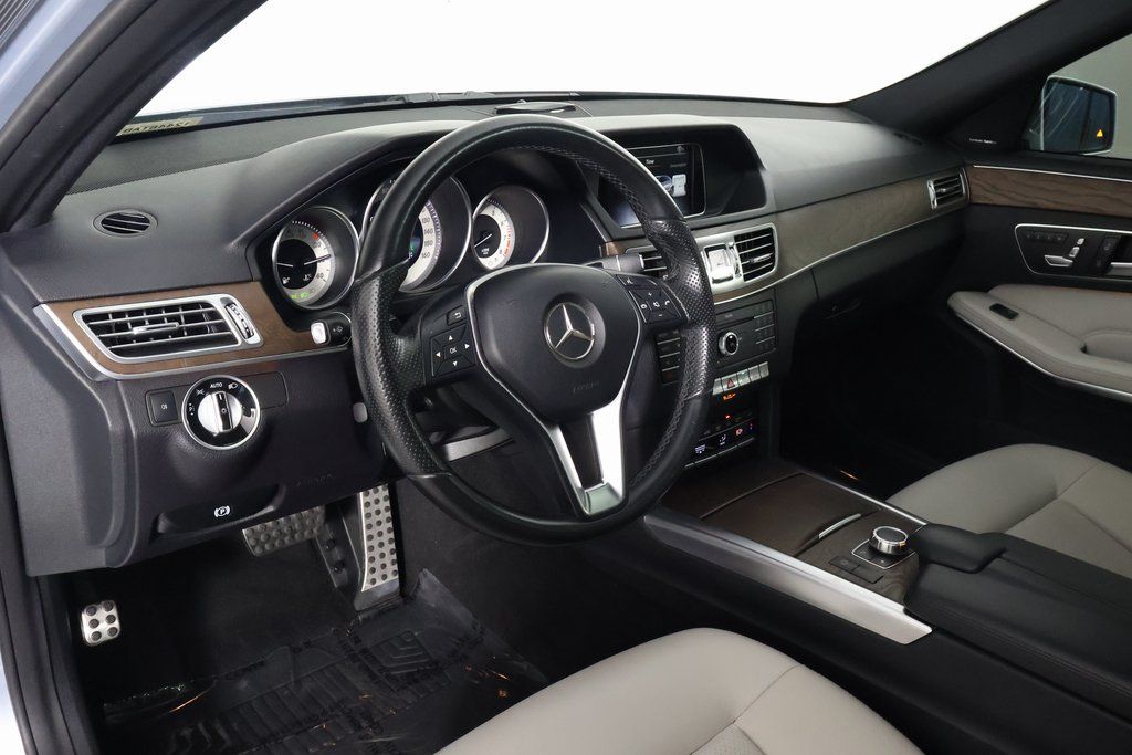 Thumbnail: 2016 Mercedes-Benz E-Class - 7