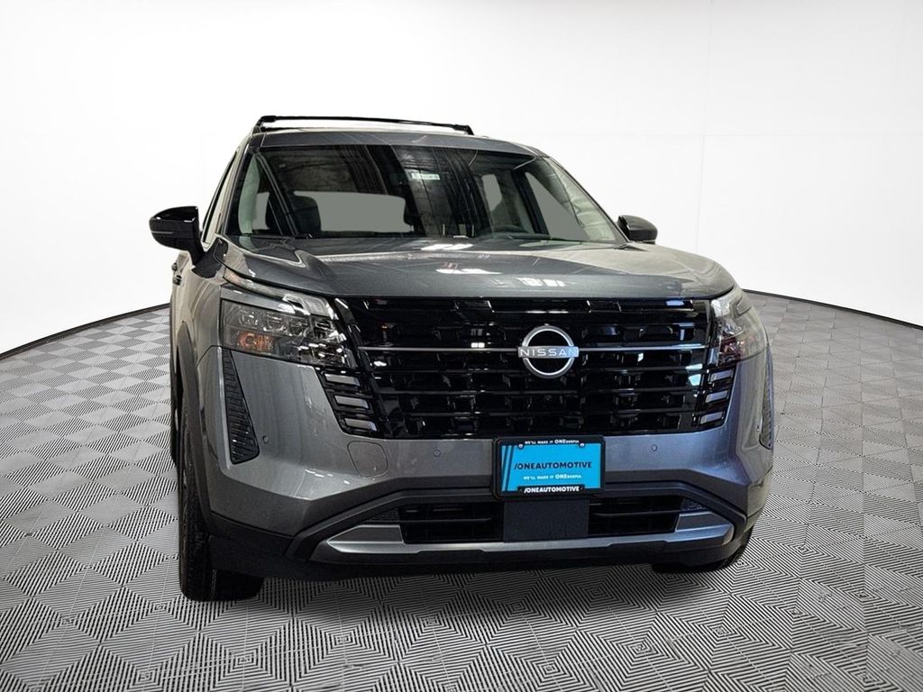 View vehicle photo 3