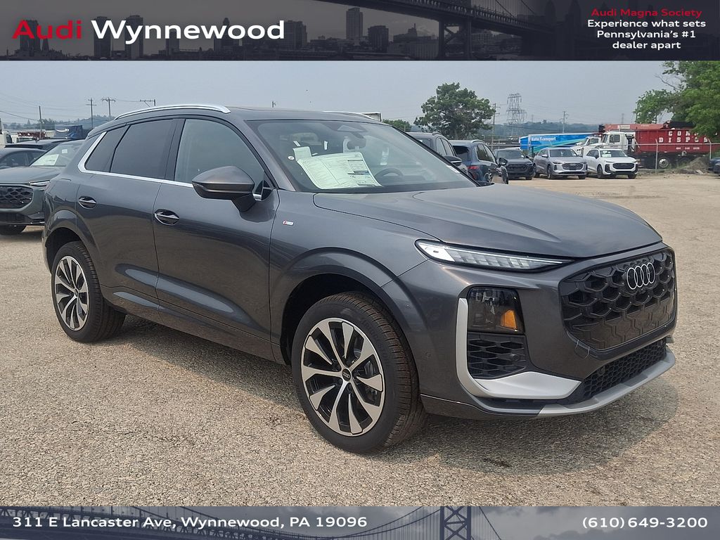 Daytona Gray Pearl Effect 2026 Audi Q3 SUV / Crossover All-Wheel Drive 7-Speed Automatic