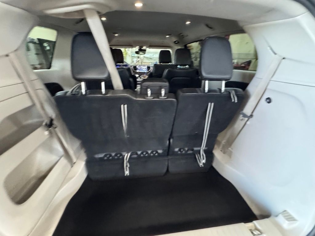 Used 2023 Chrysler Pacifica Van