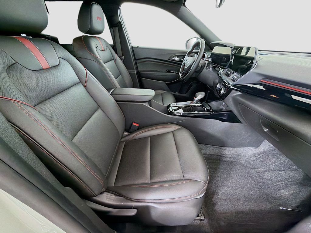 Used 2024 Green Chevrolet 2RS image 22