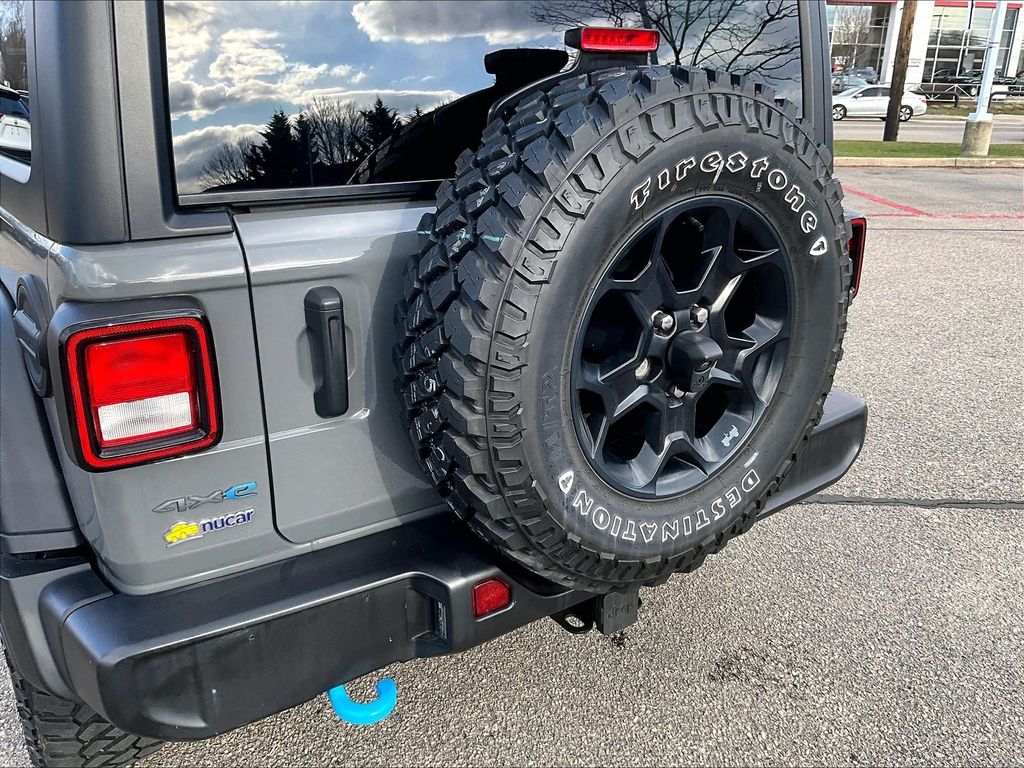 2023 Jeep Wrangler — photo 27