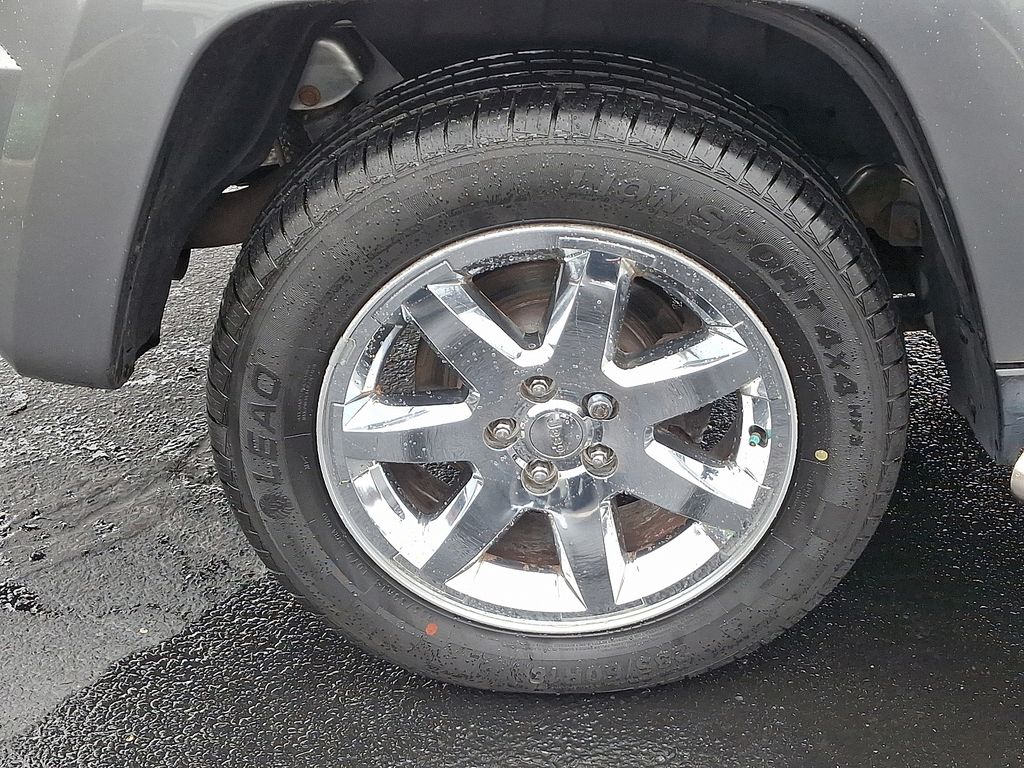 2012 Jeep Liberty Sport 9